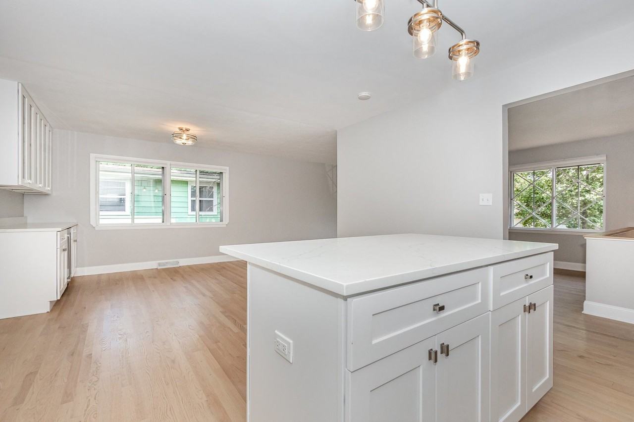 29 Robin Hill Dr - Photo 4 of 17
