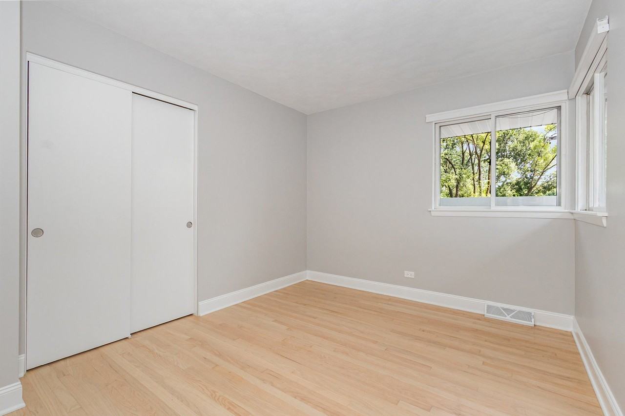 29 Robin Hill Dr - Photo 6 of 17