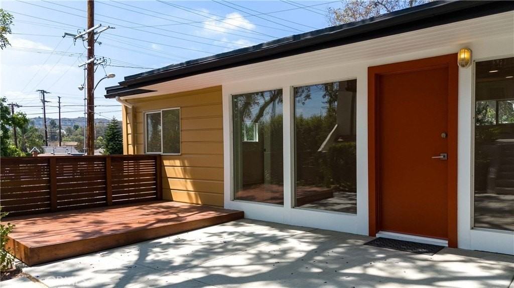 1148 Rockdale Ave - Photo 3 of 50