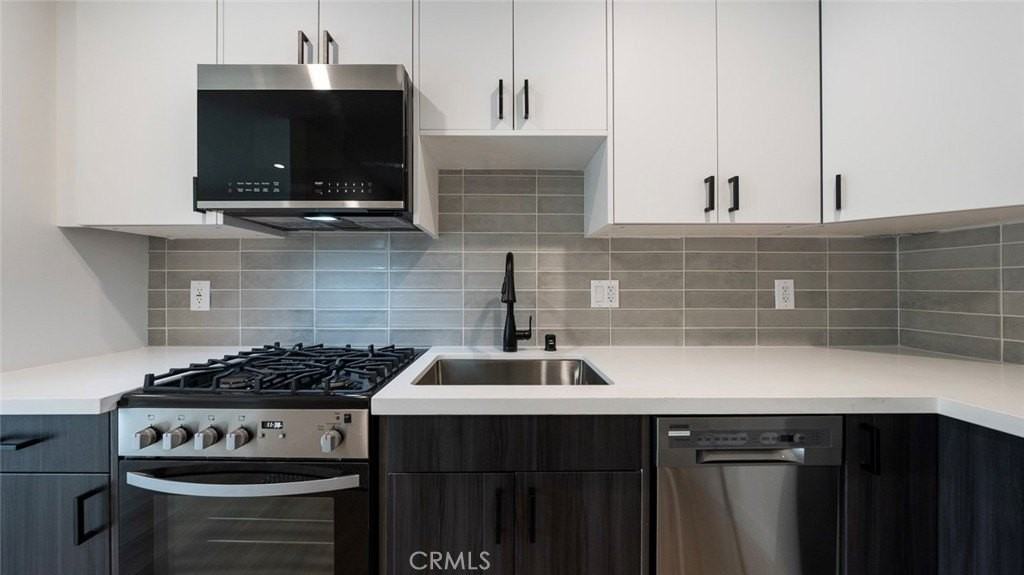 613 N Occidental Blvd #611-1 - Photo 6 of 15
