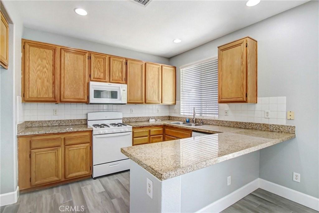 11841 Gage Dr - Photo 5 of 19
