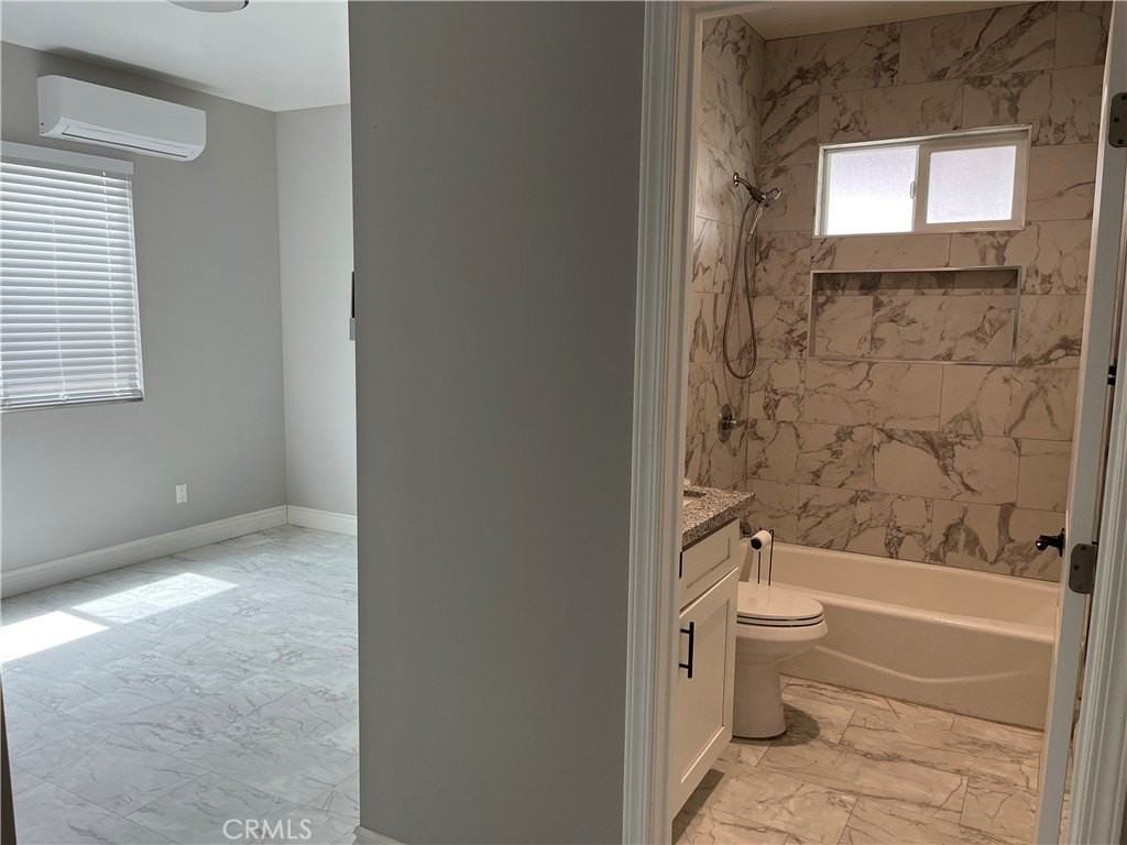 1723 Lincoln Ave - Photo 2 of 6