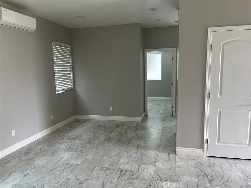 1723 Lincoln Ave - Photo 4 of 6
