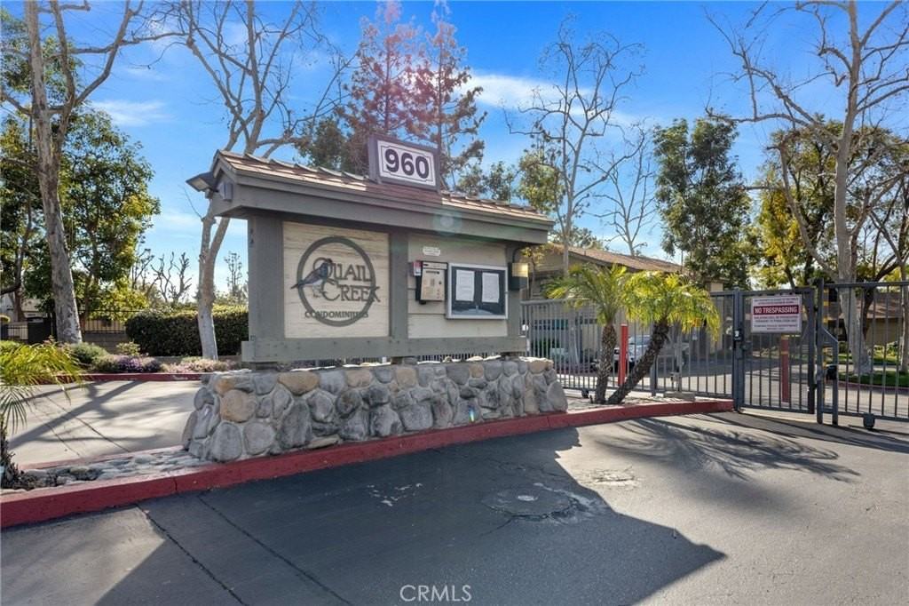 960 E Bonita Ave - Photo 3 of 27