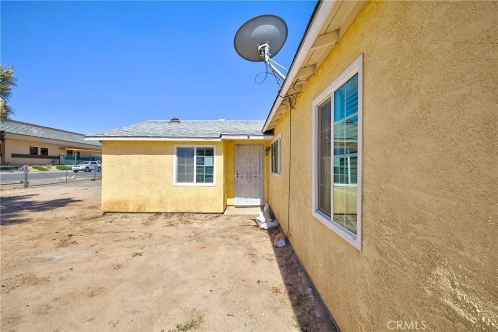 15990 Yucca St #B - Photo 4 of 16