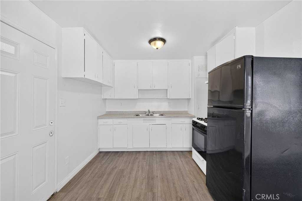 15990 Yucca St #B - Photo 7 of 16