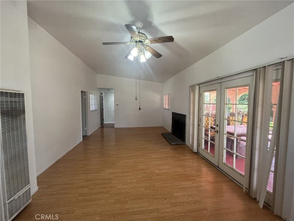 536 Sandsprings Dr - Photo 2 of 33