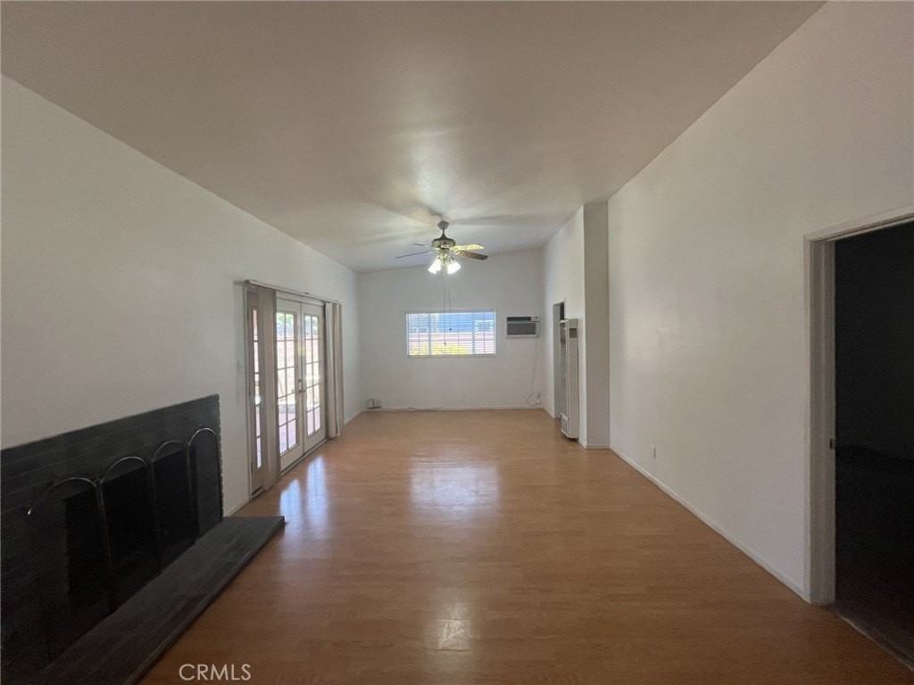536 Sandsprings Dr - Photo 5 of 33