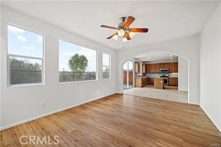 32372 Safflower St - Photo 3 of 21