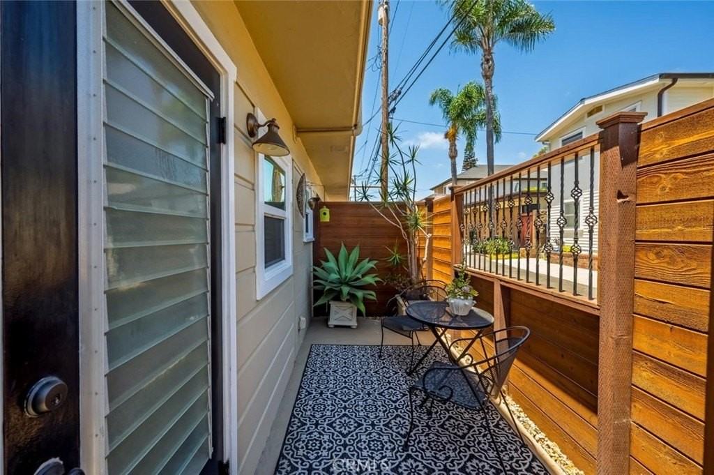 318 Holly St - Photo 4 of 23