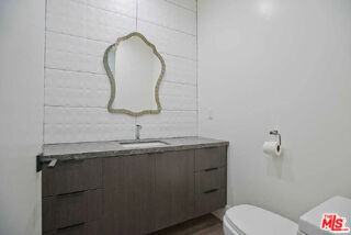 1622 S Bedford St - Photo 6 of 8