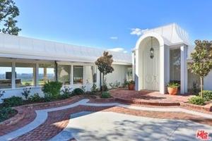 featured image of 1174 N Hillcrest Rd