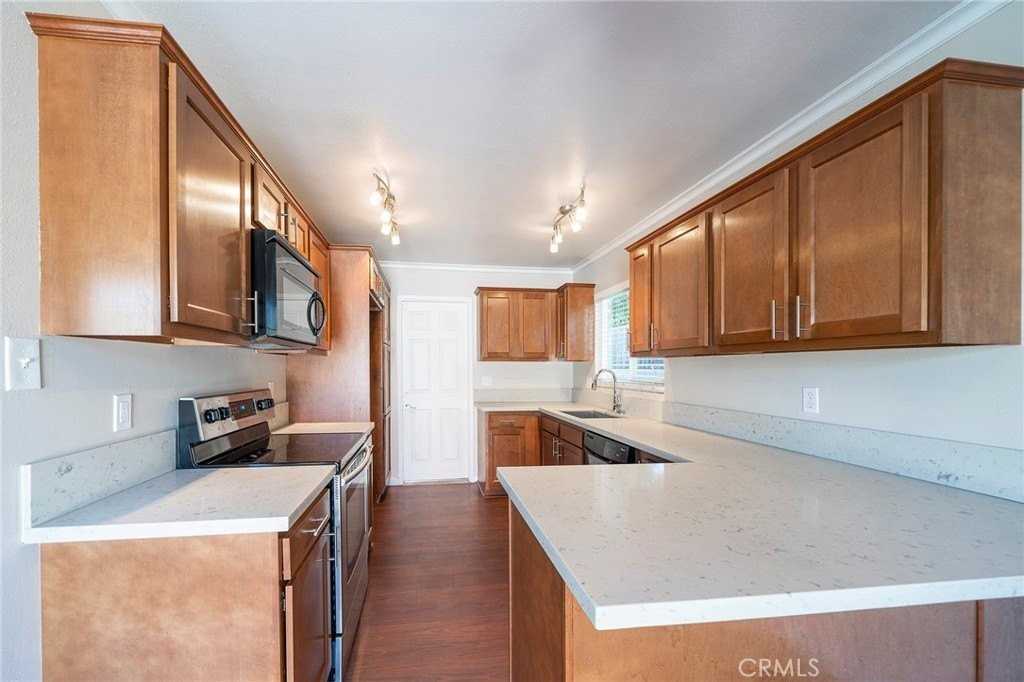 5125 W Crystal Ln - Photo 5 of 27
