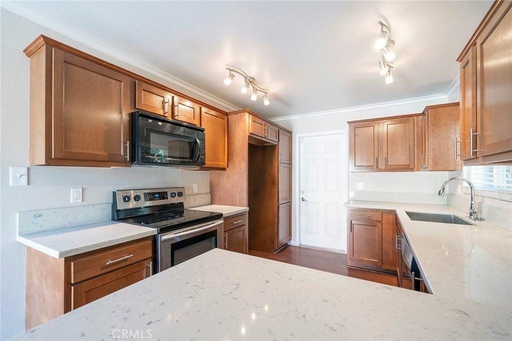 5125 W Crystal Ln - Photo 6 of 27