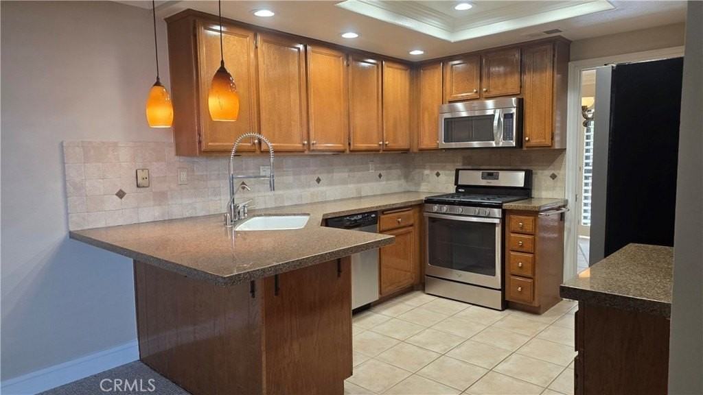 22141 Newbridge Dr - Photo 3 of 26