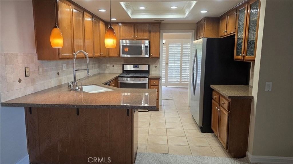 22141 Newbridge Dr - Photo 4 of 26