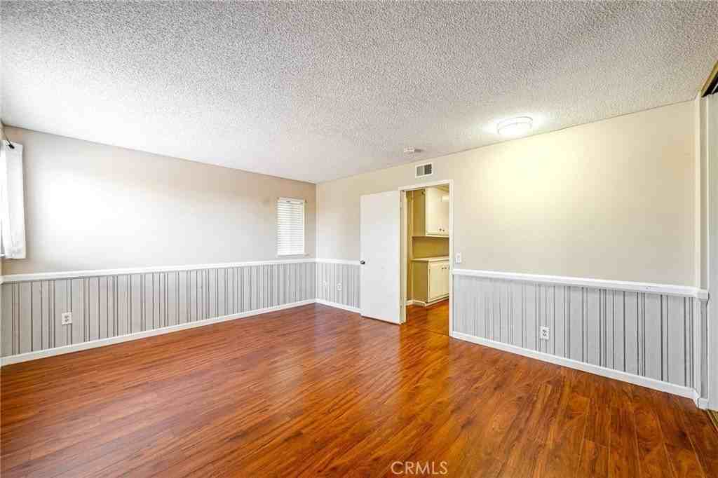 620 Inverness Ct - Photo 7 of 23