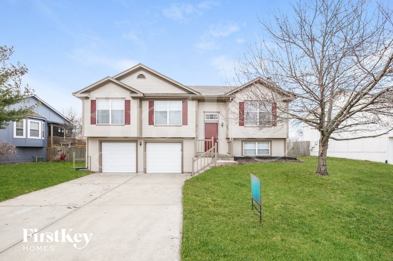 306 Copeland Dr - Photo 2 of 15