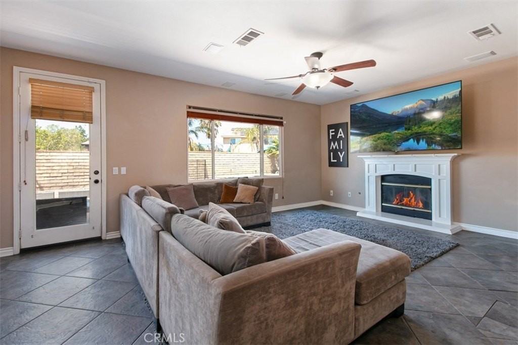 29315 Sequoia Rd - Photo 4 of 30