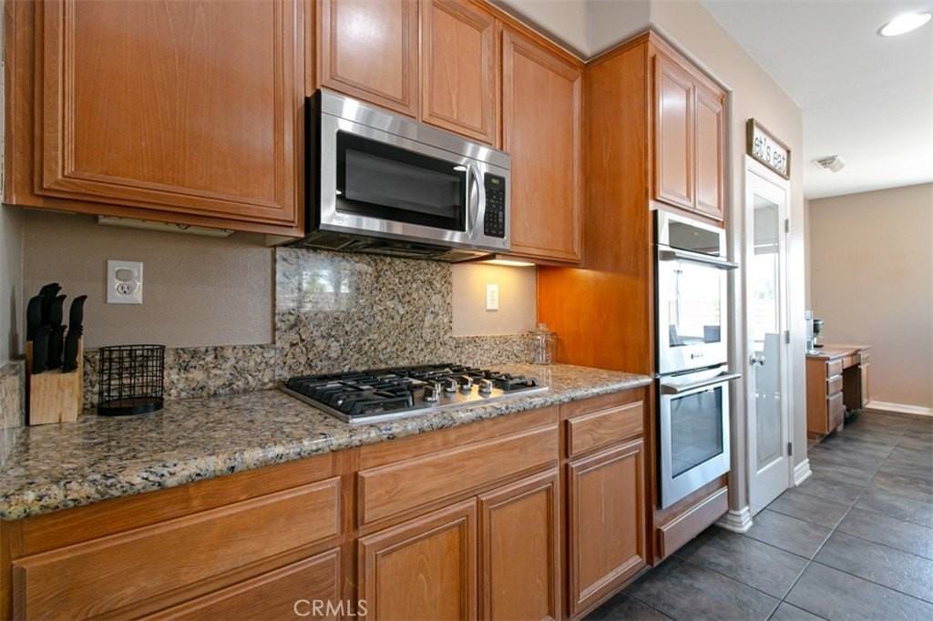 29315 Sequoia Rd - Photo 7 of 30