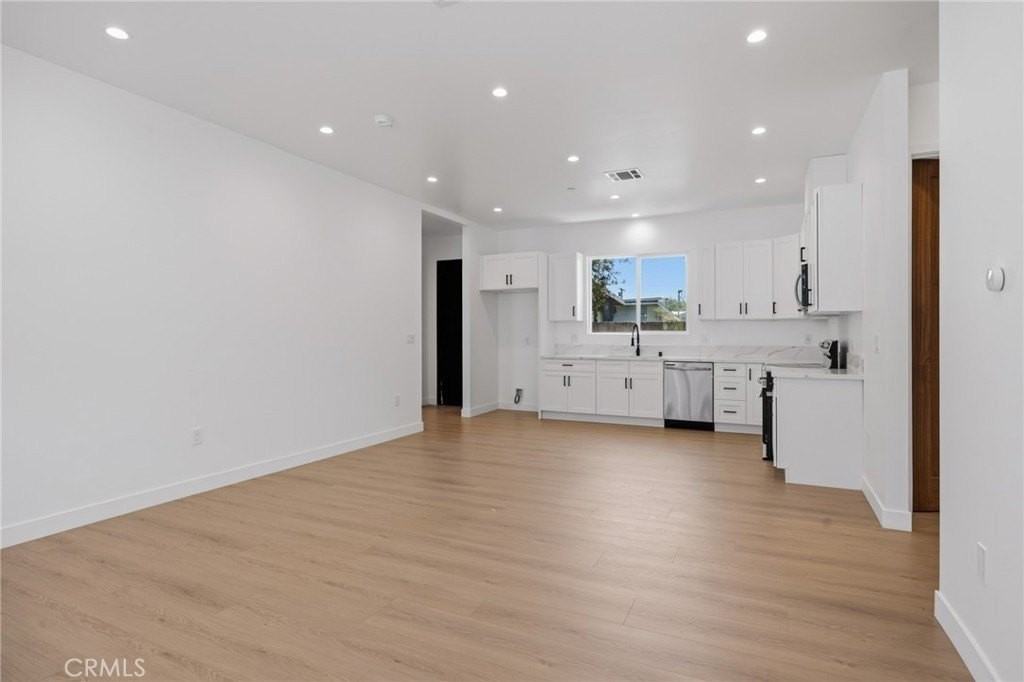 7645 Melvin Ave - Photo 5 of 16