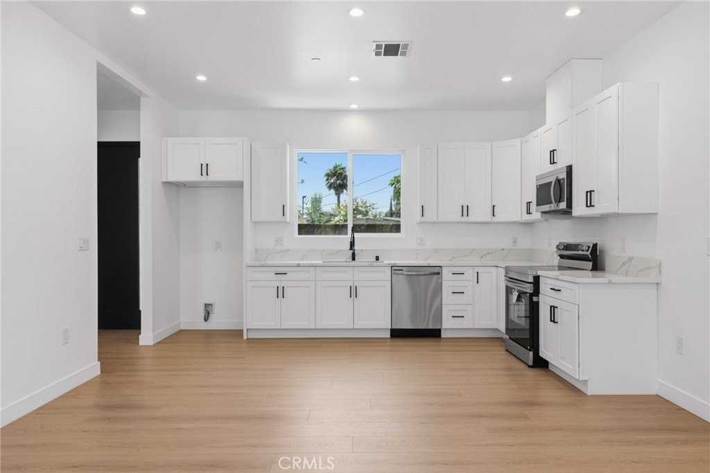 7645 Melvin Ave - Photo 6 of 16