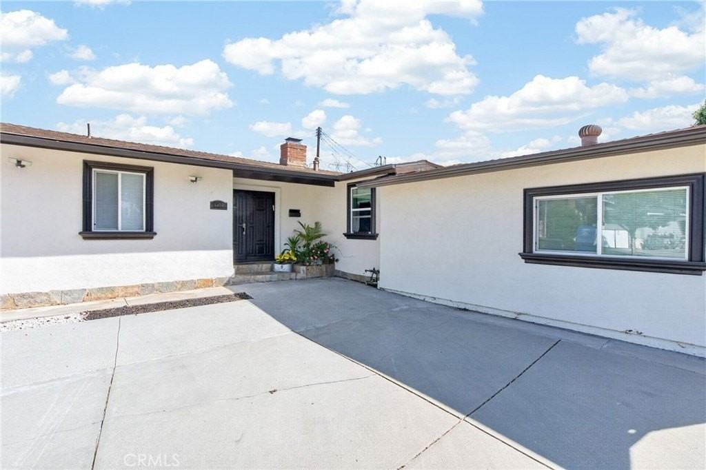 6710 Kurl Way - Photo 3 of 50