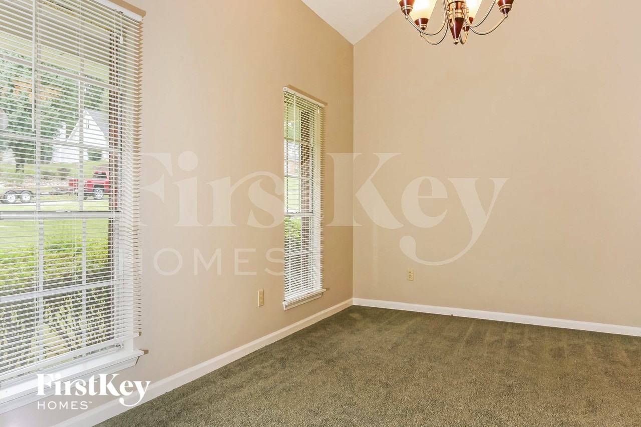 993 Cherry Laurel Dr - Photo 6 of 15
