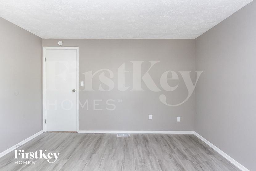910 Woodlark Dr - Photo 7 of 15