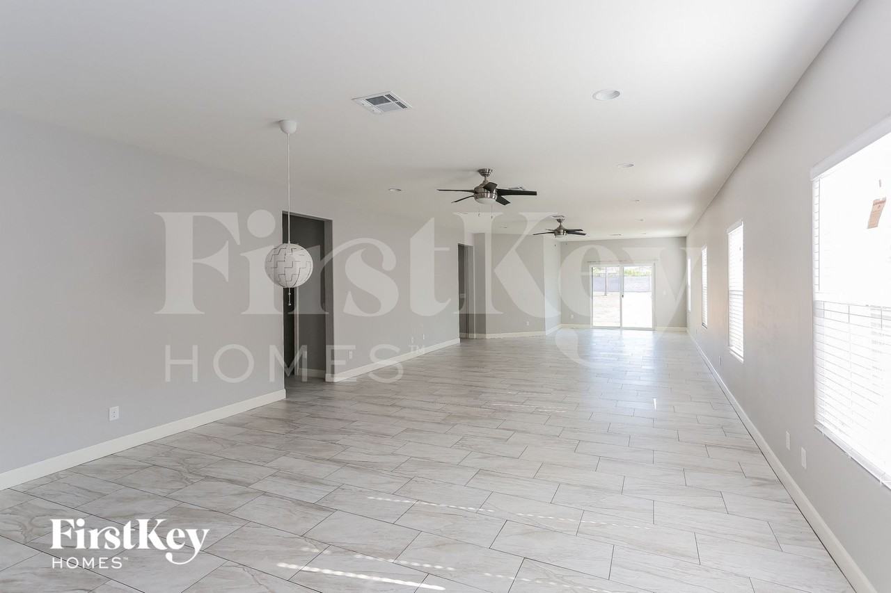 905 E Fremont Rd - Photo 2 of 15
