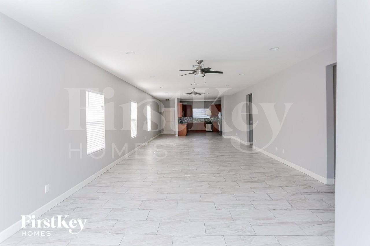 905 E Fremont Rd - Photo 4 of 15