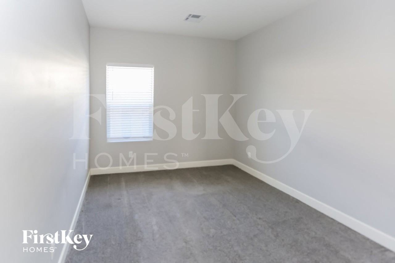905 E Fremont Rd - Photo 5 of 15