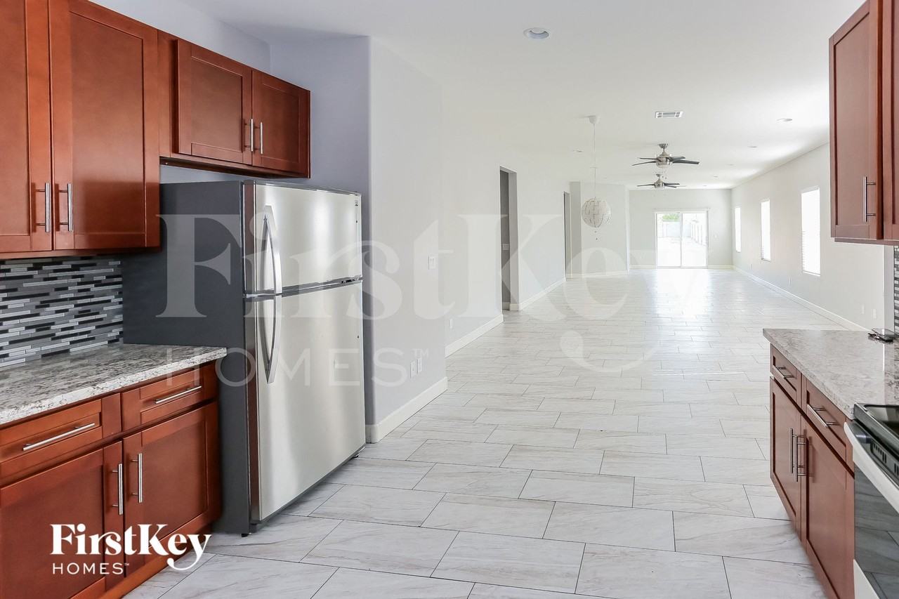 905 E Fremont Rd - Photo 6 of 15
