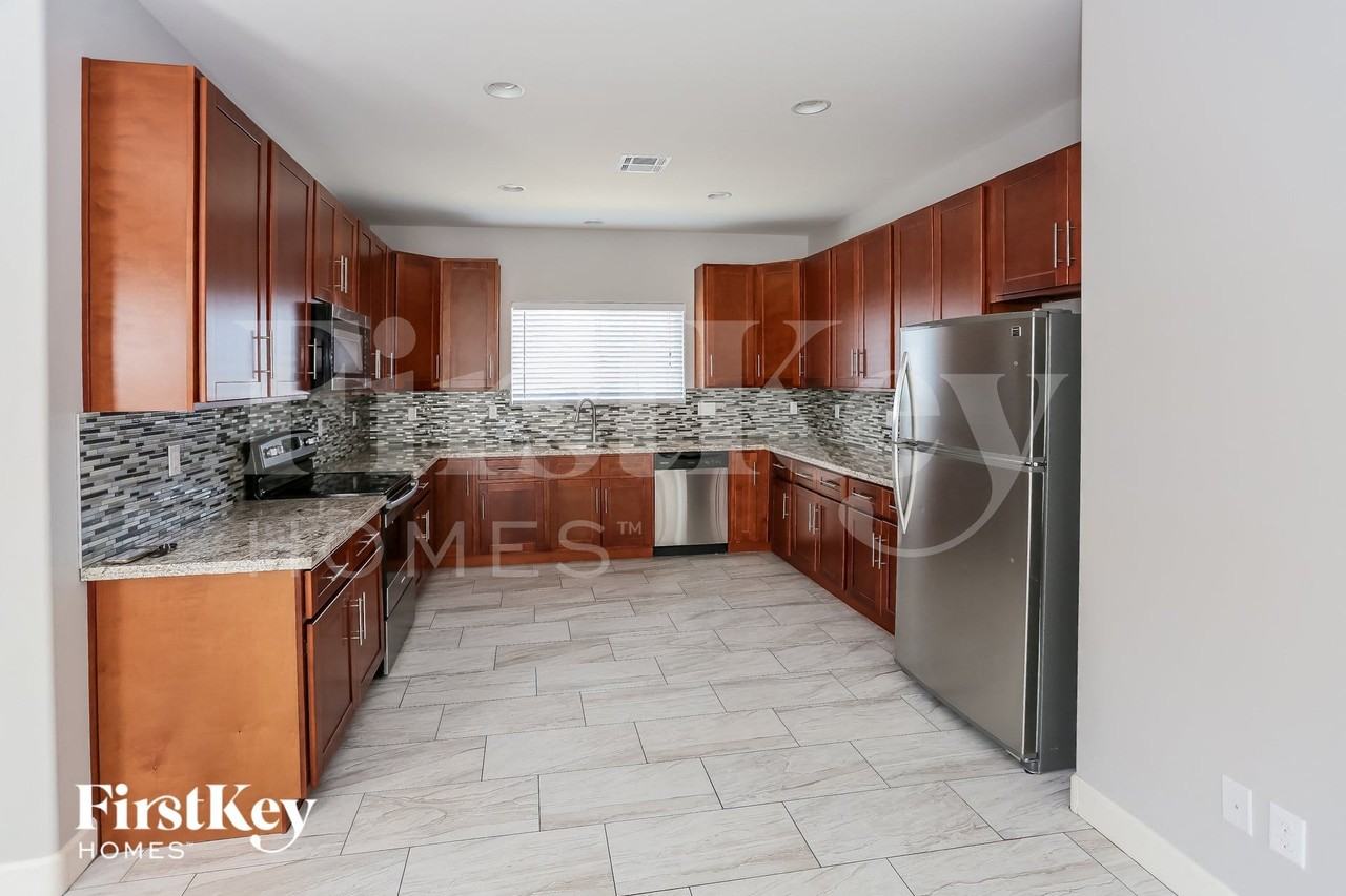 905 E Fremont Rd - Photo 7 of 15