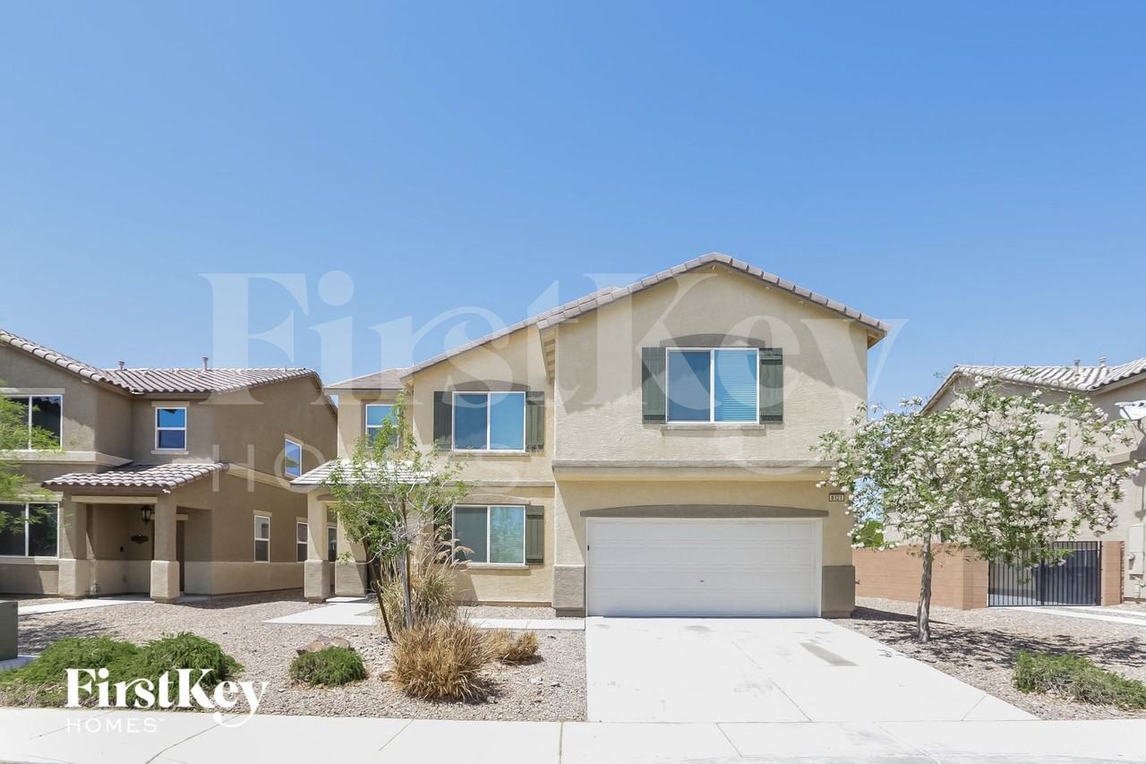 8121 Pink Desert St - Photo 2 of 15