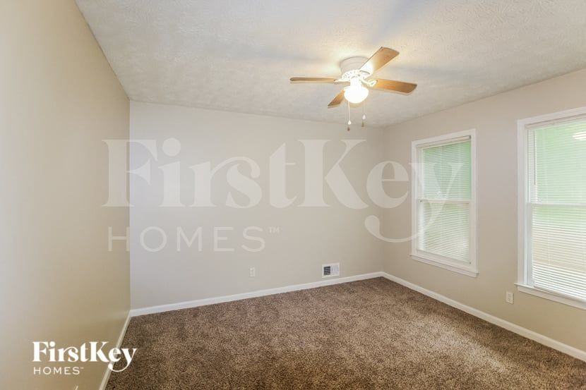 732 Harness Ct - Photo 5 of 16