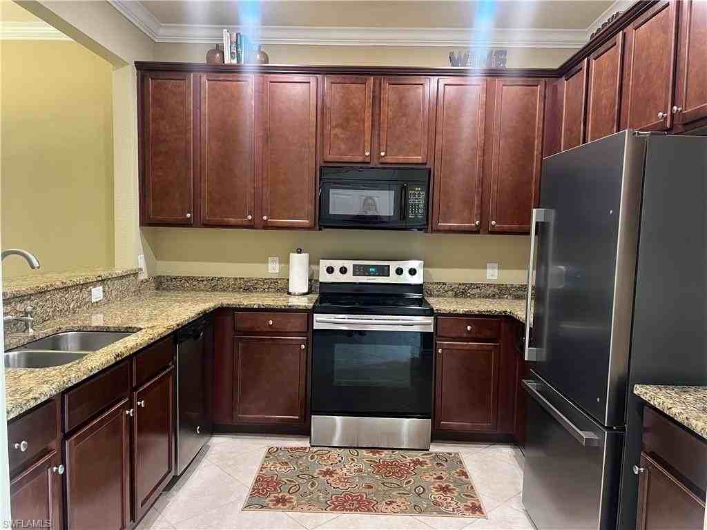 10300 Via Colomba Cir - Photo 5 of 46