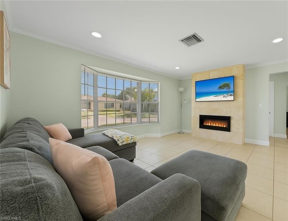 2250 Poinciana St - Photo 4 of 22