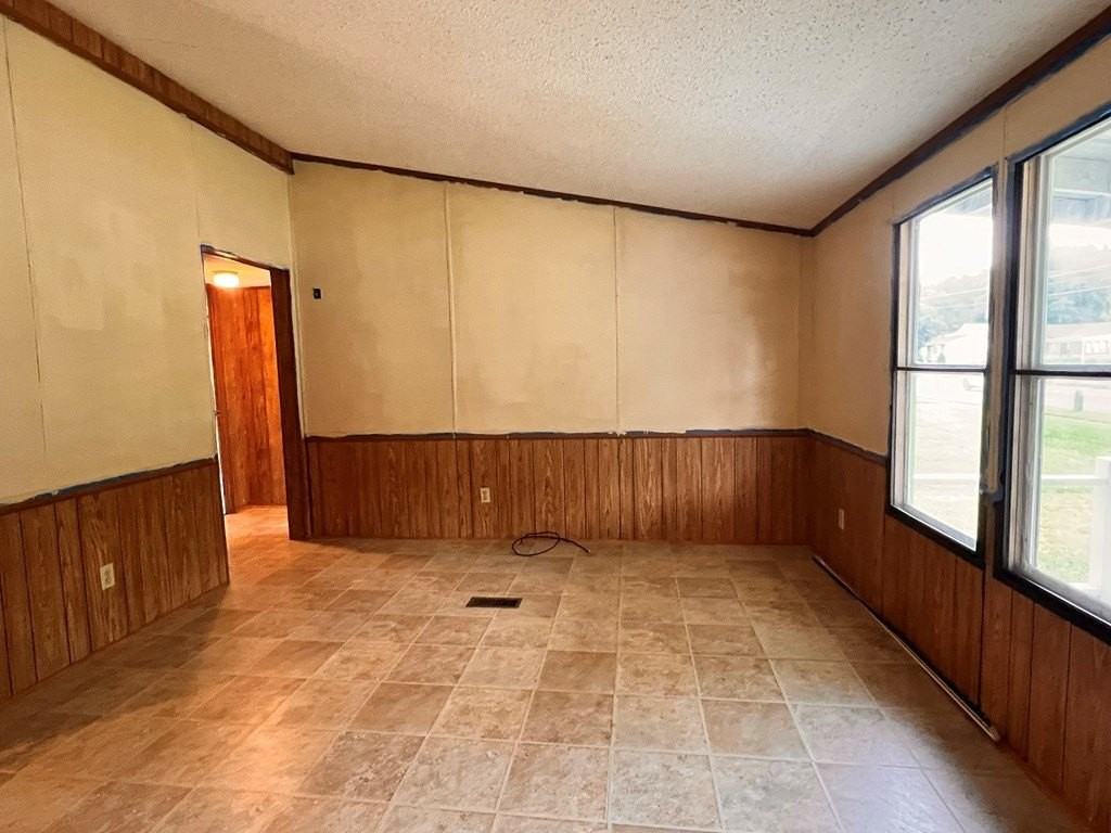 234 N Williamson Rd - Photo 6 of 18
