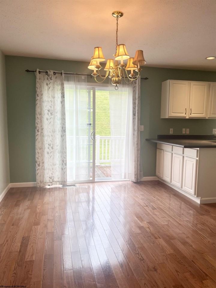 121 Donna Ave - Photo 6 of 11
