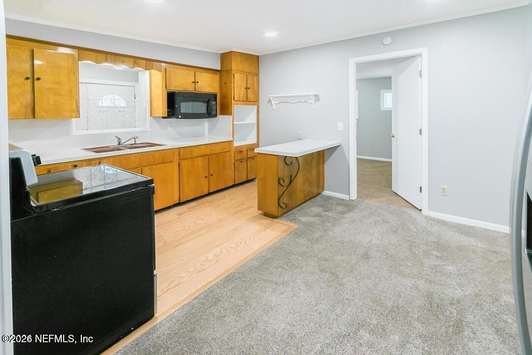 284 E 47th St - Photo 6 of 20