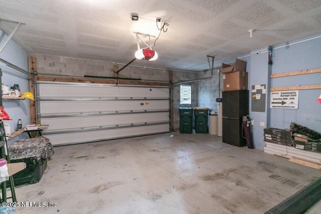 6217 Eclipse Cir - Photo 3 of 35