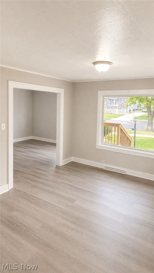 1362 Shawview Ave - Photo 2 of 20