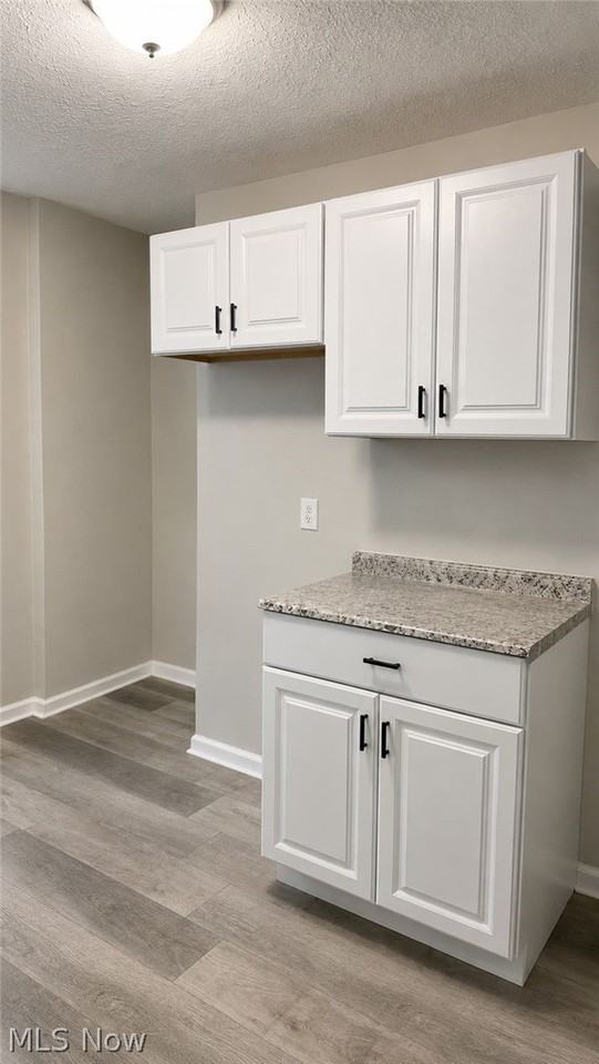 1362 Shawview Ave - Photo 5 of 20