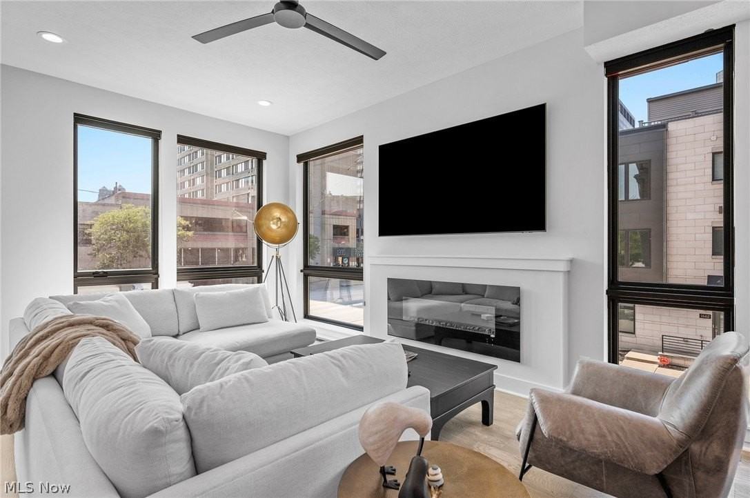 1403 Superior Ave E - Photo 5 of 50