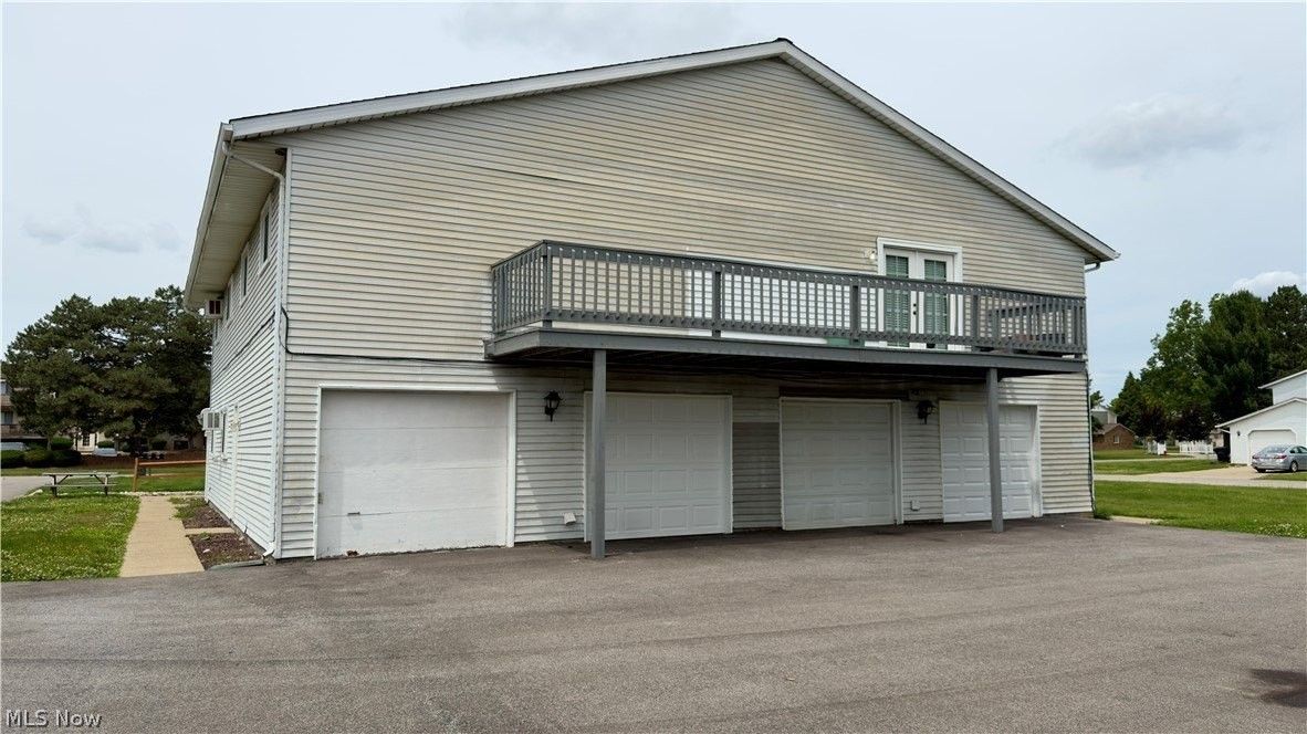 229 Brunswick Dr - Photo 3 of 27