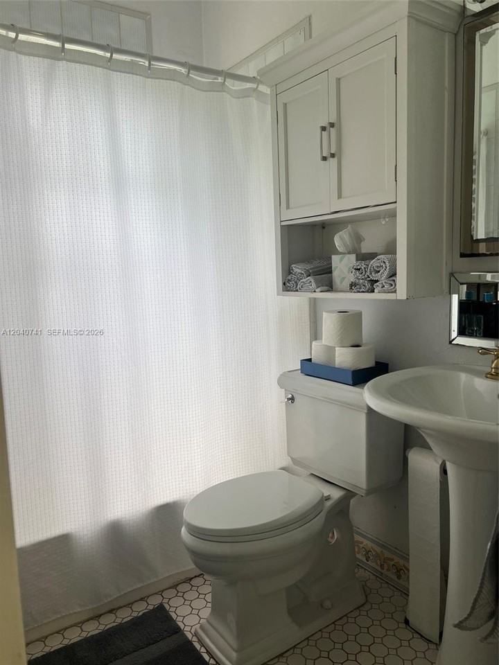 1210 Aguila Ave - Photo 2 of 8