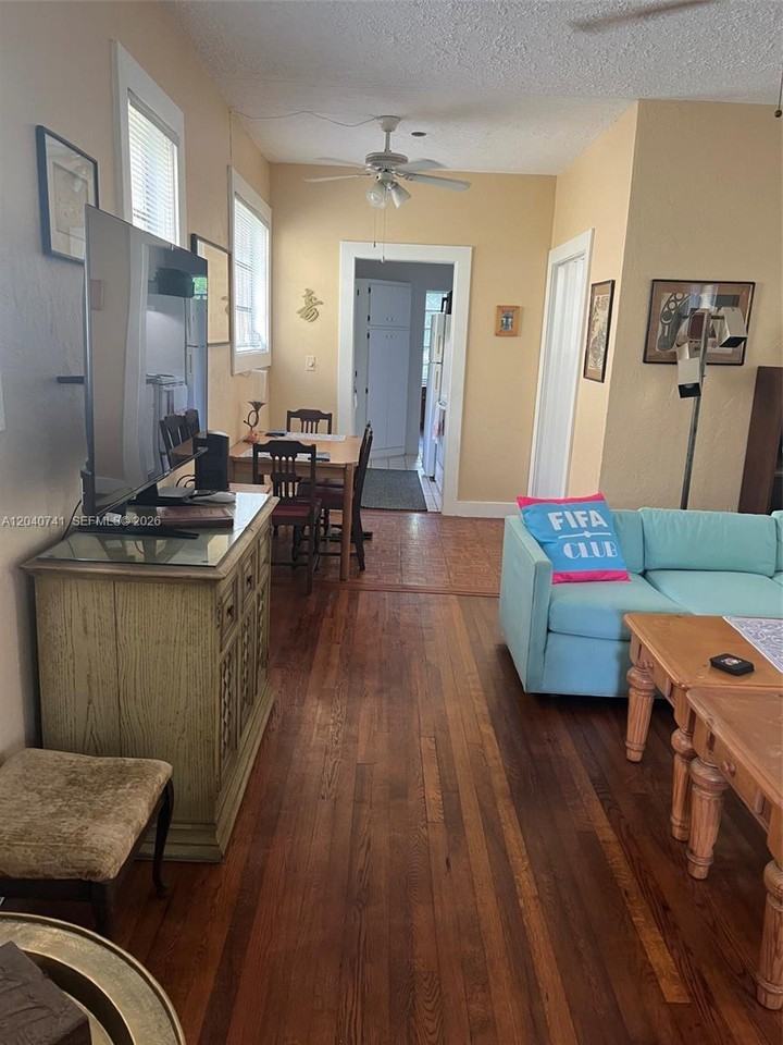 1210 Aguila Ave - Photo 3 of 8