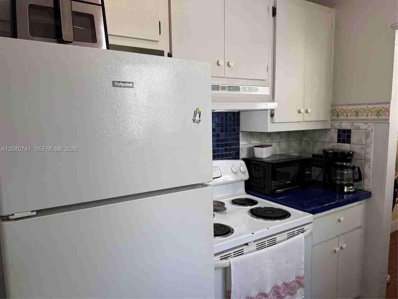 1210 Aguila Ave - Photo 5 of 8