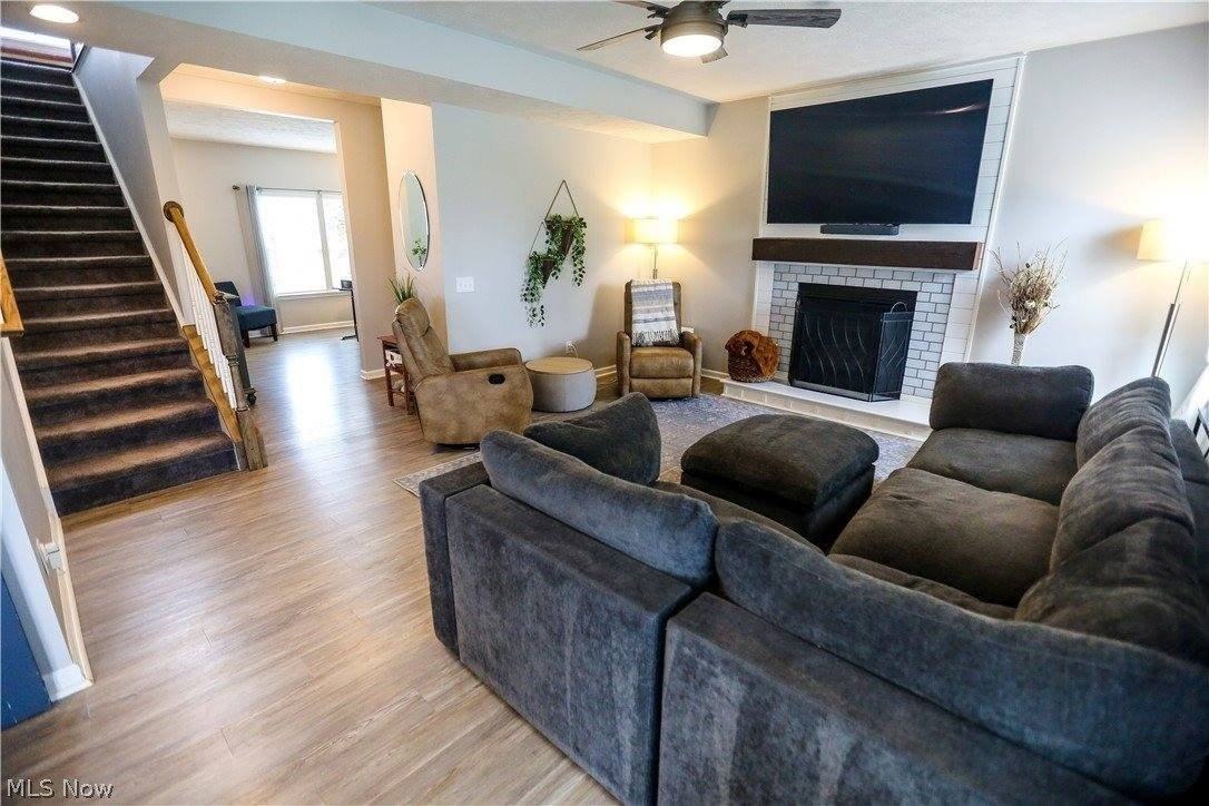 9387 Nash Ln - Photo 6 of 50